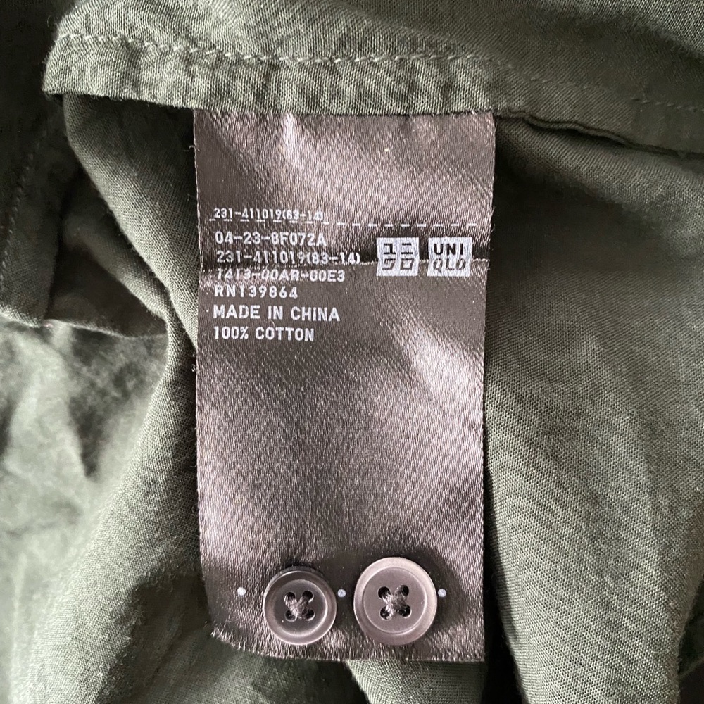 *SOLD* UNIQLO Forest Green Button Up Blouse - Picture 5 of 5